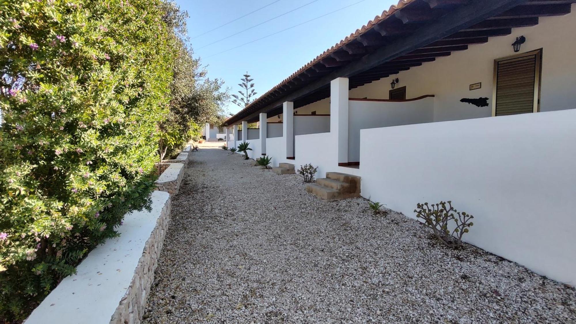 Lo Zodiaco Aparthotel Lampedusa Exterior photo